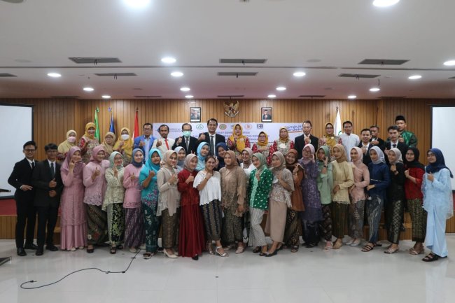 ANGKAT SUMPAH PROFESI KESEHATAN UNIVERSITAS MH. THAMRIN