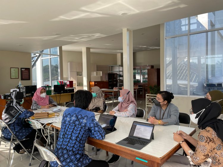 PAFI DKI JAKARTA MELAKUKAN KREDENSIAL TTK DI LINGKUNGAN RS SUMBER WARAS
