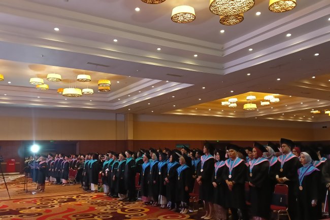 Wisuda dan Pelantikan Tenaga Kesehatan di Poltekkes Kemenkes Jakarta II