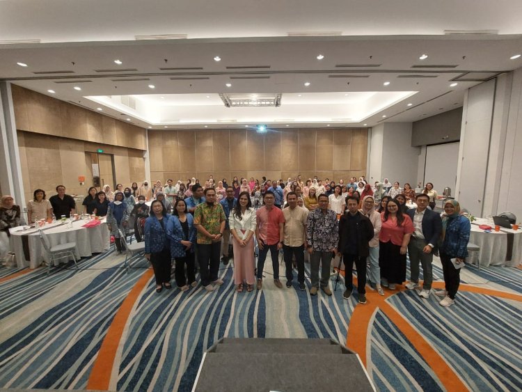 Seminar Kesehatan "Peranan Apoteker dan Tenaga Vokasi Farmasi Dalam Prevalensi Vaginitis dan Pencegahannya”