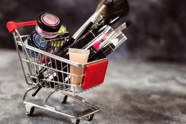Komisi IX DPR RI Desak BPOM terkait Maraknya Influencer Bahas Kandungan Kosmetik