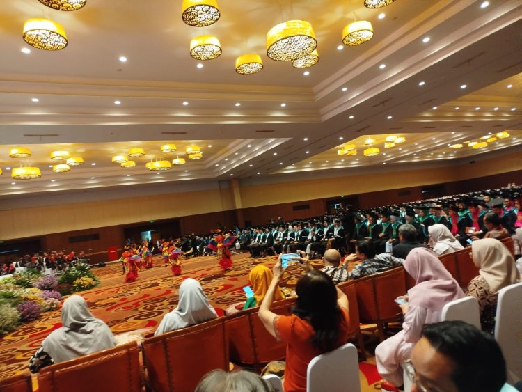 Wisuda Poltekkes Kemenkes Jakarta II TA  2024/2025