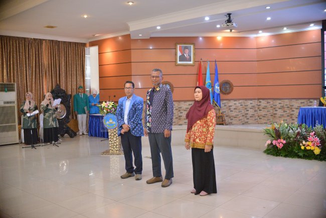WISUDA DIPLOMA III FARMASI  POLITEKNIK HANG TUAH