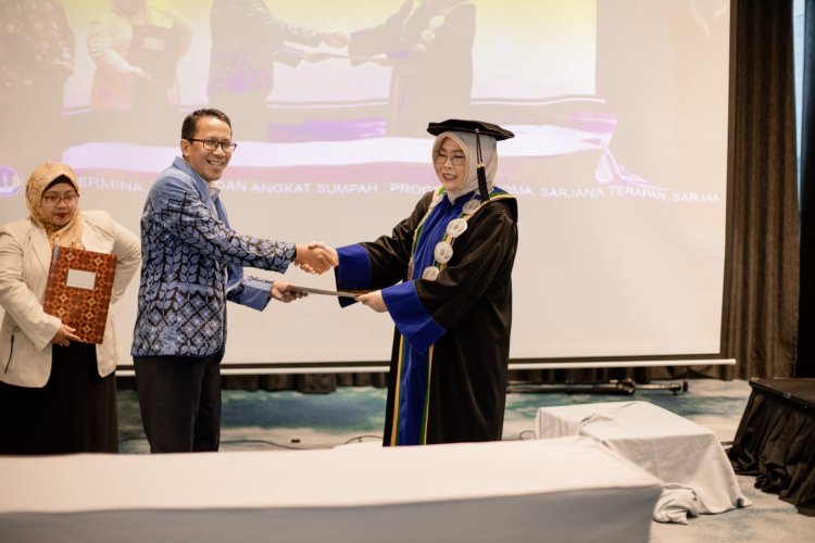 Angkat Sumpah dan Wisuda Institut Kesehatan Hermina Tahun Akademik 2024/2025