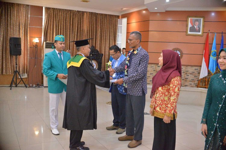 WISUDA DIPLOMA III FARMASI  POLITEKNIK HANG TUAH