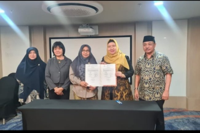 Penandatanganan Berita Acara Standar Kompetensi Tenaga Vokasi Analis  farmasi dan Makanan (Anafarma) Menuju Penetapan Permenkes