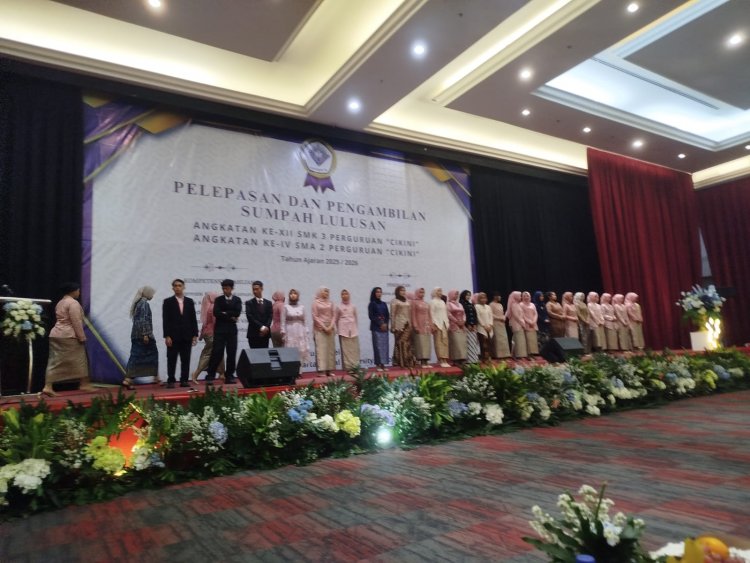 Pelantikan dan Pengambilan Sumpah Lulusan Kompetensi Keahlian Farmasi Klinis dan Komunitas SMK 3 Perguruan CIKINI